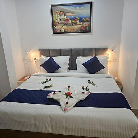 Ayoor Pearl Residency酒店 外观 照片