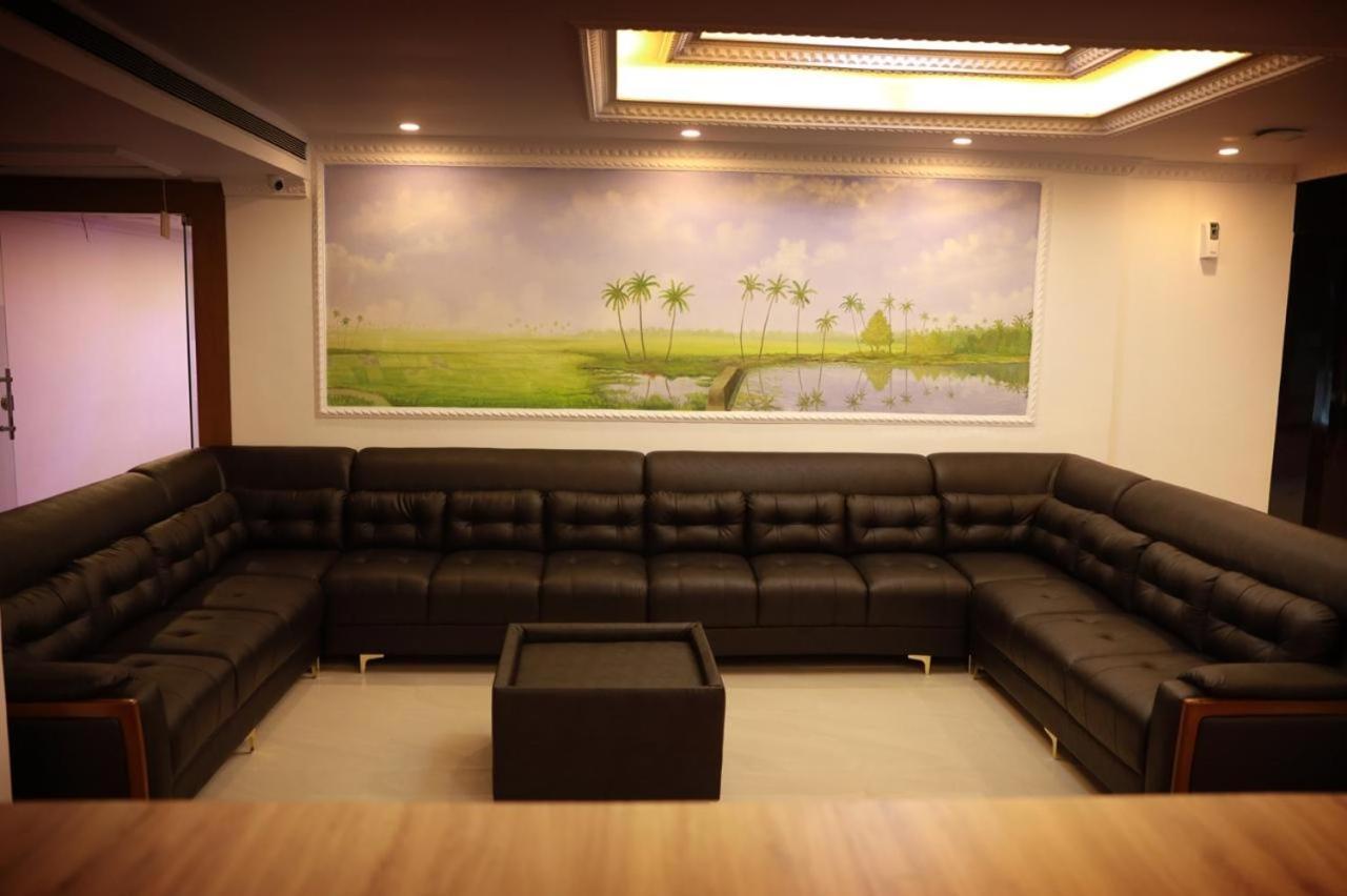 Ayoor Pearl Residency酒店 外观 照片