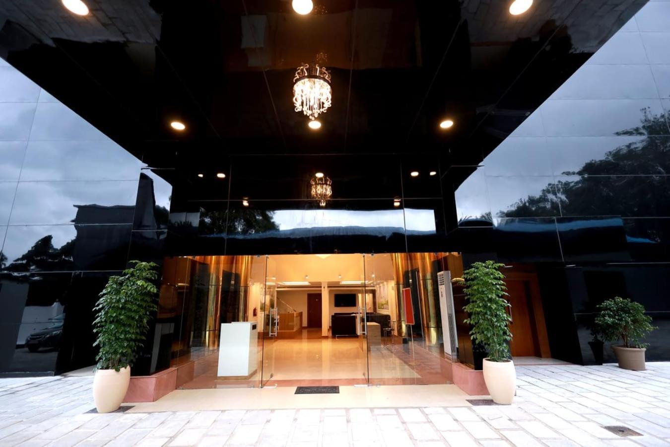 Ayoor Pearl Residency酒店 外观 照片