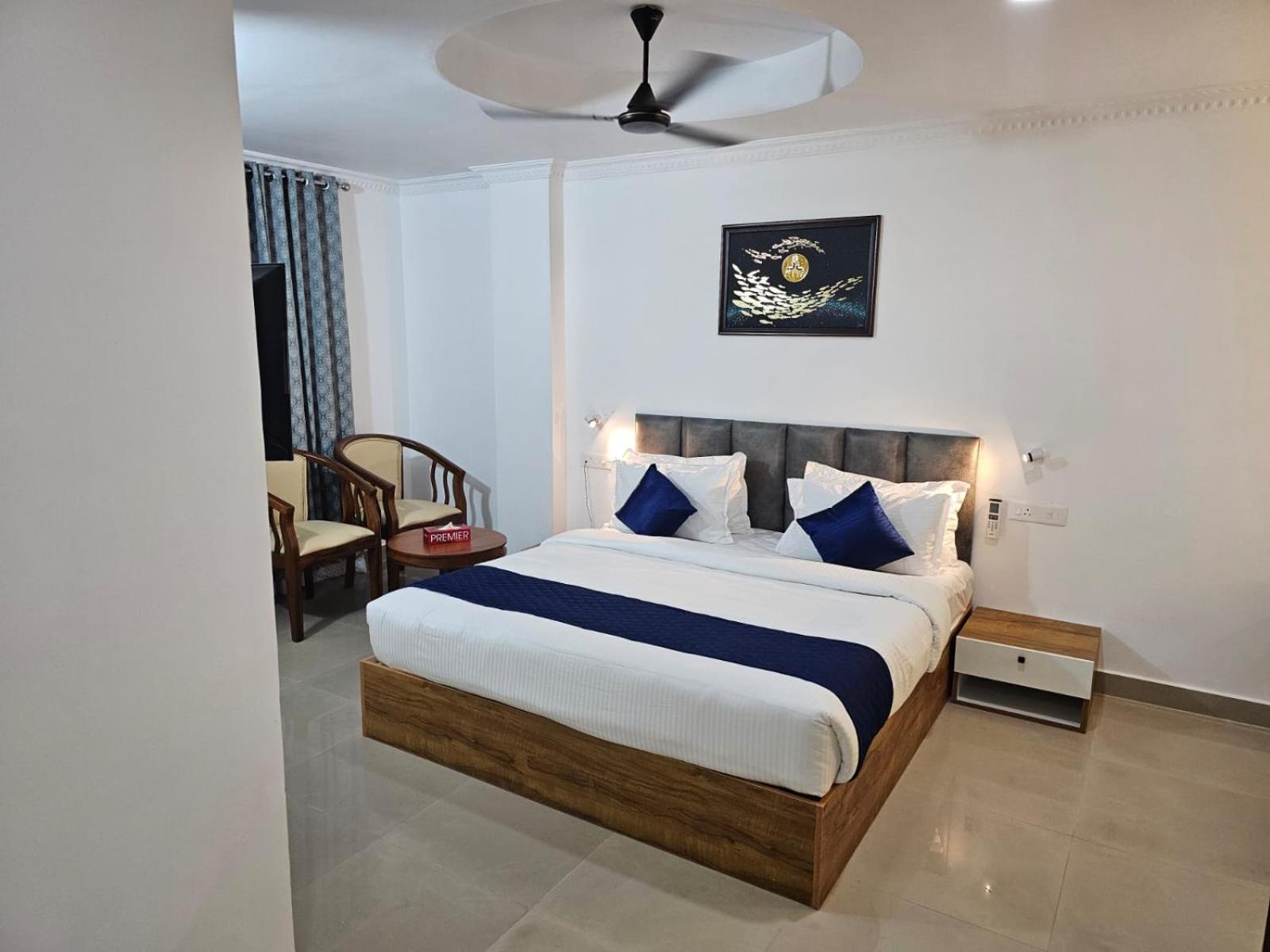 Ayoor Pearl Residency酒店 外观 照片