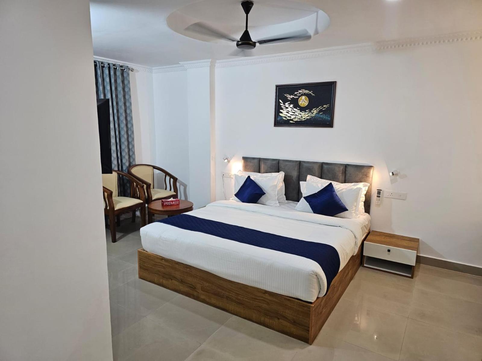Ayoor Pearl Residency酒店 外观 照片